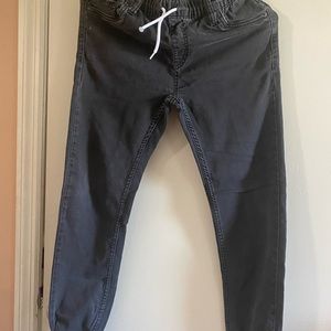 Boys levis joggers size L 12-13